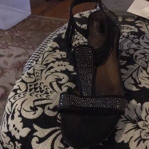 Black sandal with jewels
